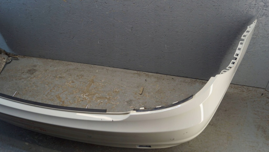 Mercedes w204 рестайлінг  бампер задній pdc z2677 Оригінал