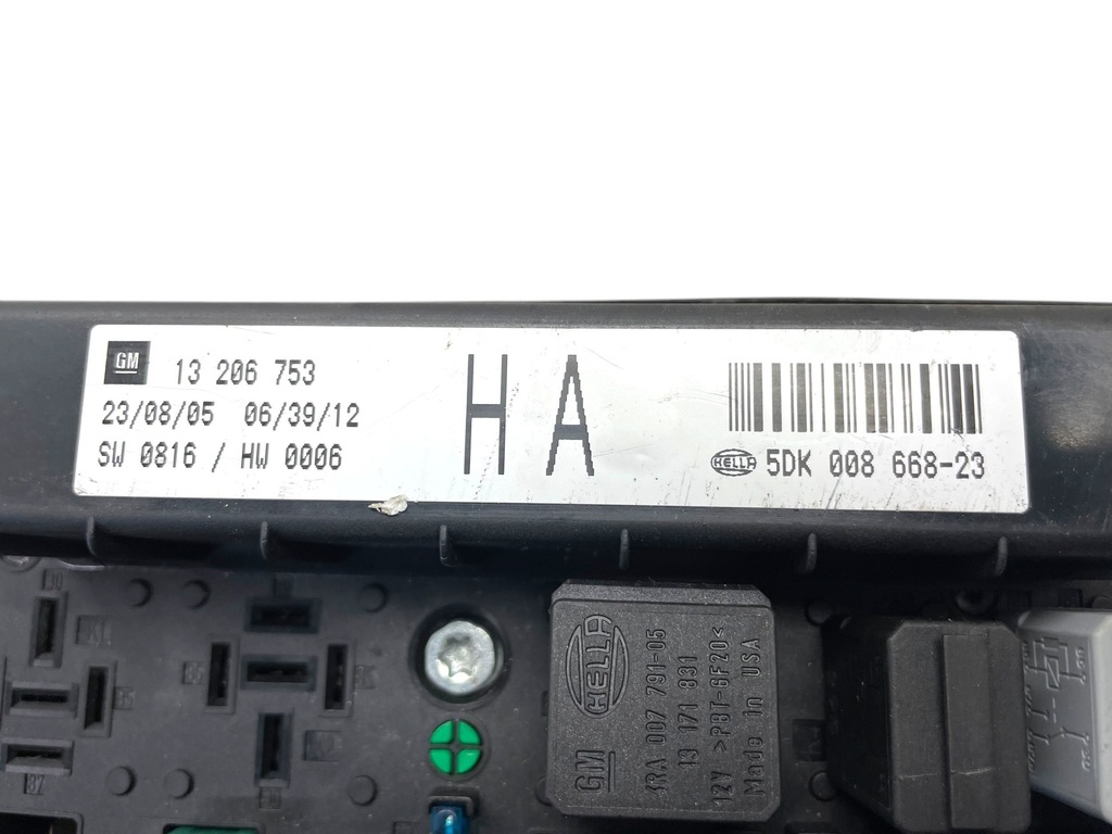 фото №11, Opel astra h 2005 рамка / модуль предохранителей