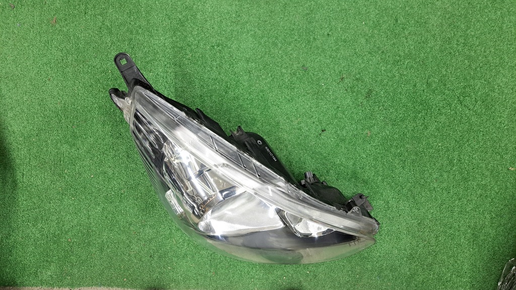 фото №3, Mitsubischi space star 2 ii лампа передня 13-17r.