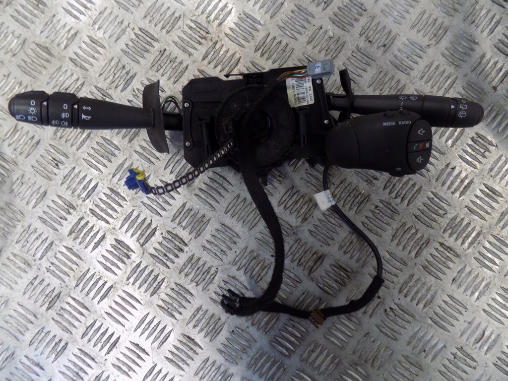 фото №1, Dacia duster переключатель комбинированный