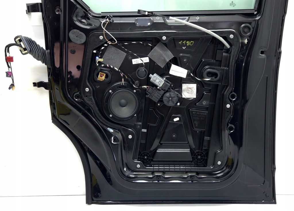 Дверь правая  правое перед vw t6.1 7la831056 lc9x Недорого