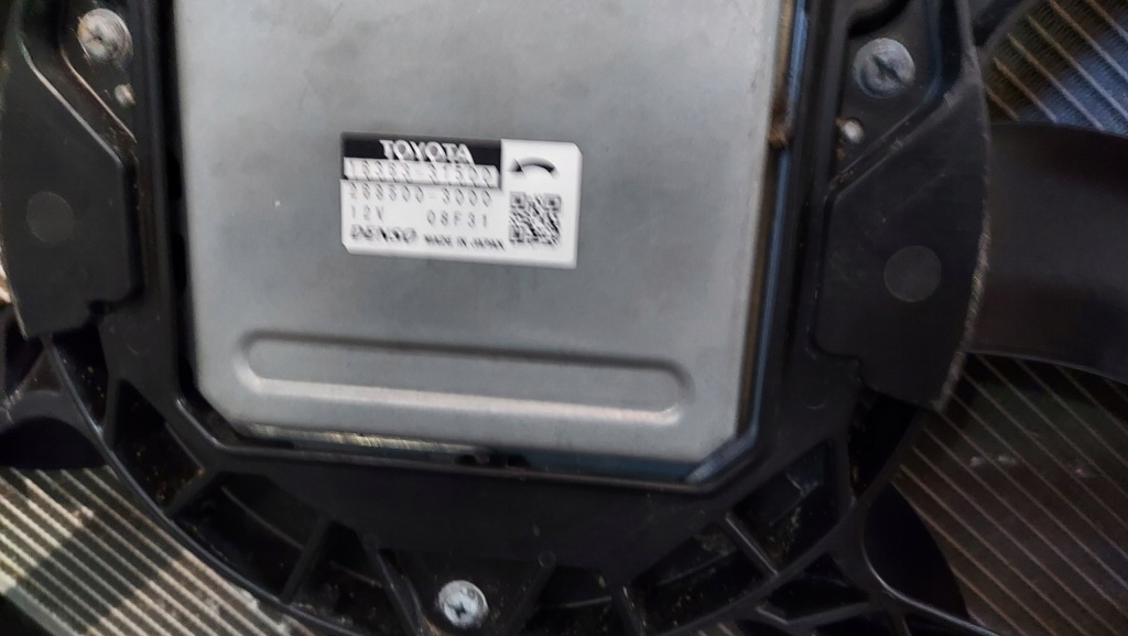 Радиатор кондиционер кондиционера воды радиатор корпус toyota rav4 v 5 19 20 - Недорого