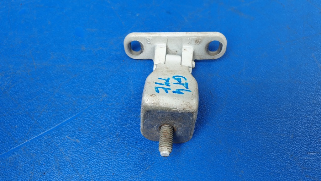 фото №6, Петля крышки правый задняя porsche cayman 981 gt4