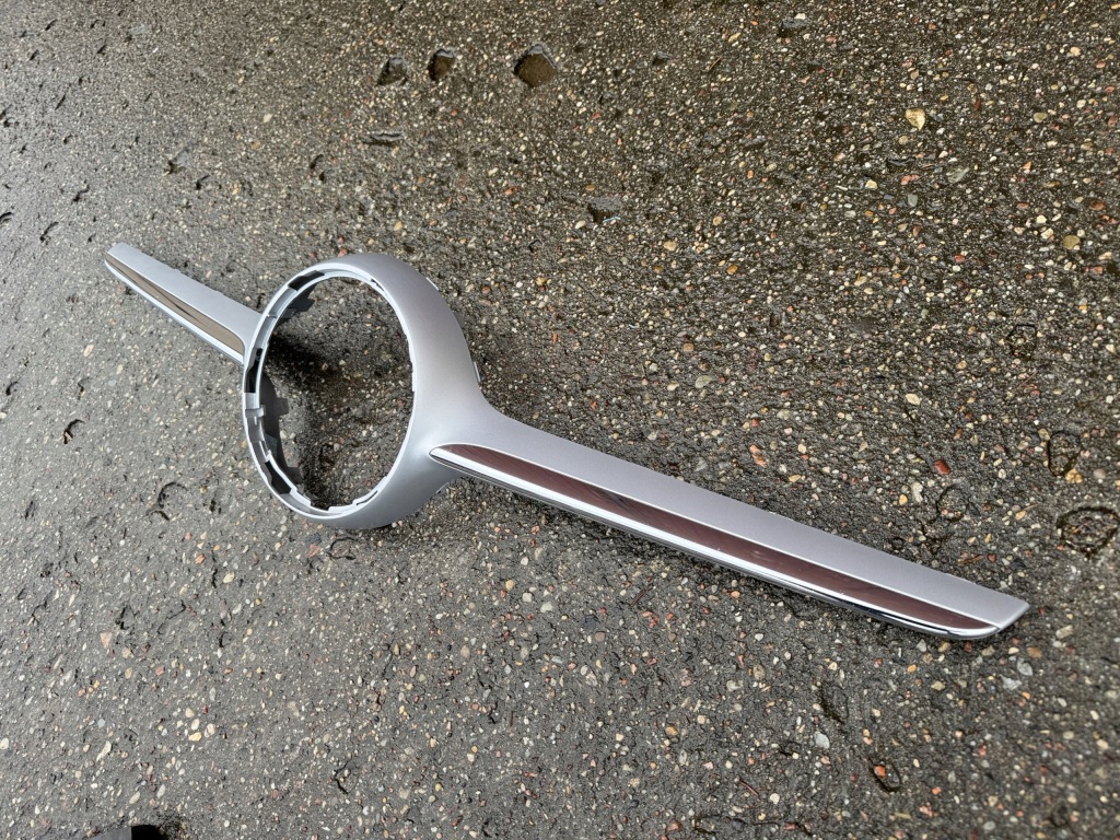 Mercedes e klasa 238 купе кабріолет  16- решітка радіатора решітка радіатора повітропровід повітря в Україні