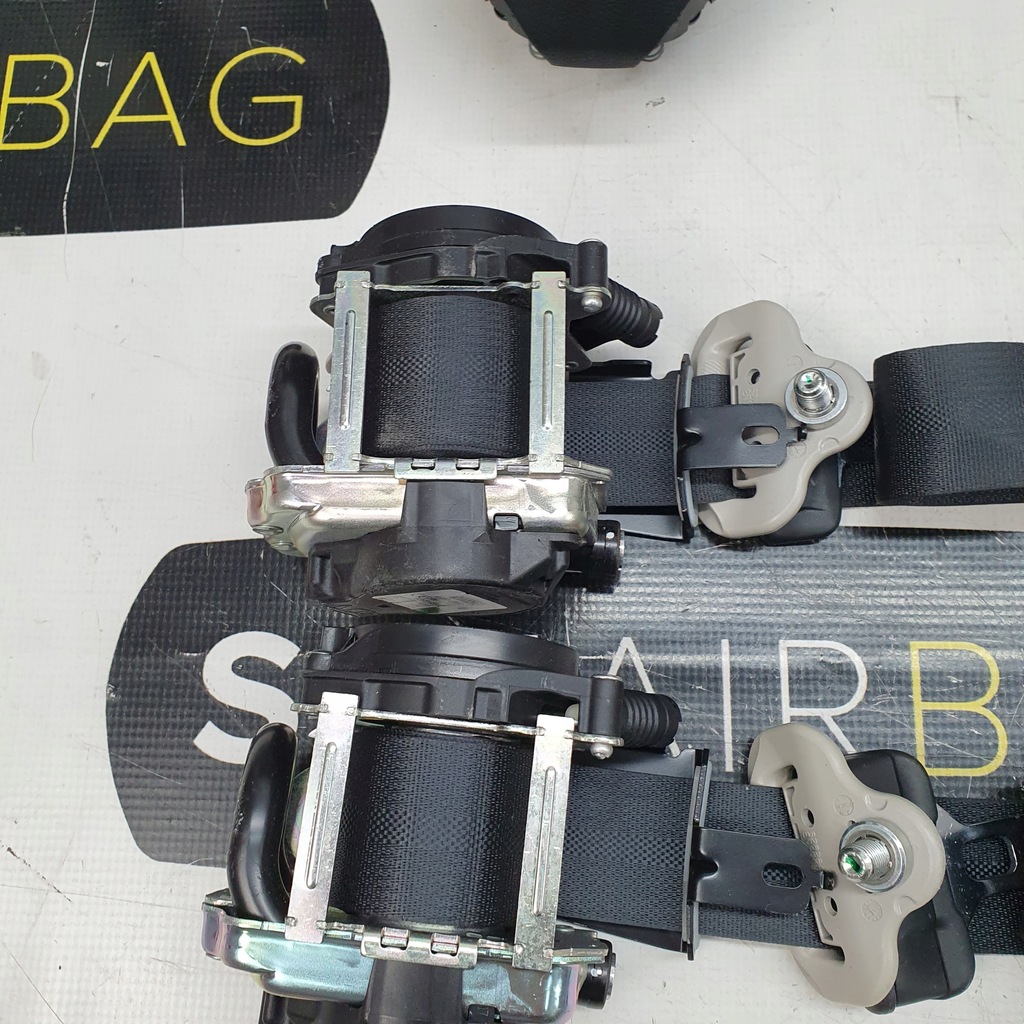 фото №6, Juke f16 приборная панель консоль подушки безопасности ремни подушка безопасности