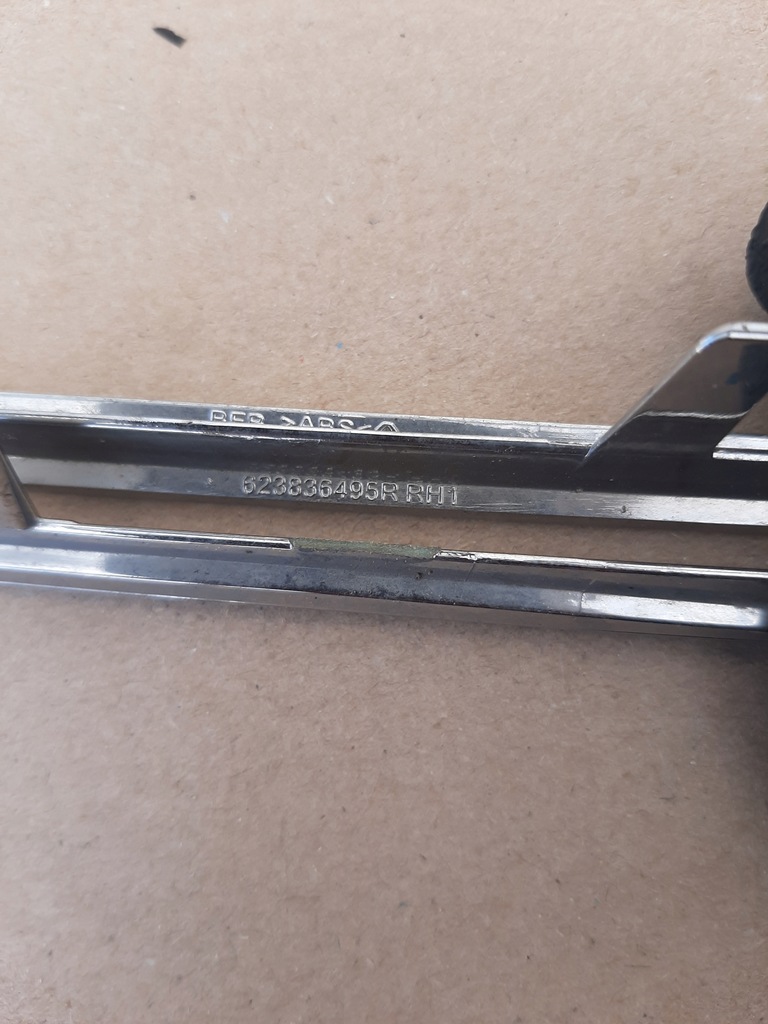 фото №3, Молдинг хром решётка решетка правая renault megane iv