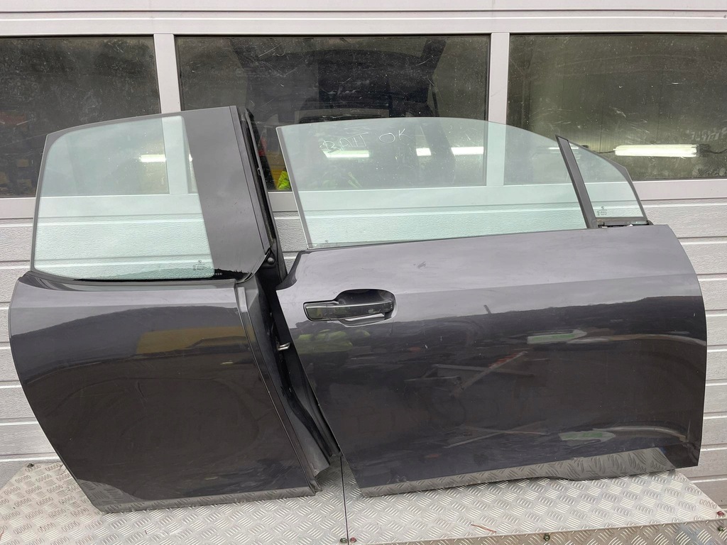 фото №1, Bmw i3 дверь правое перед задняя