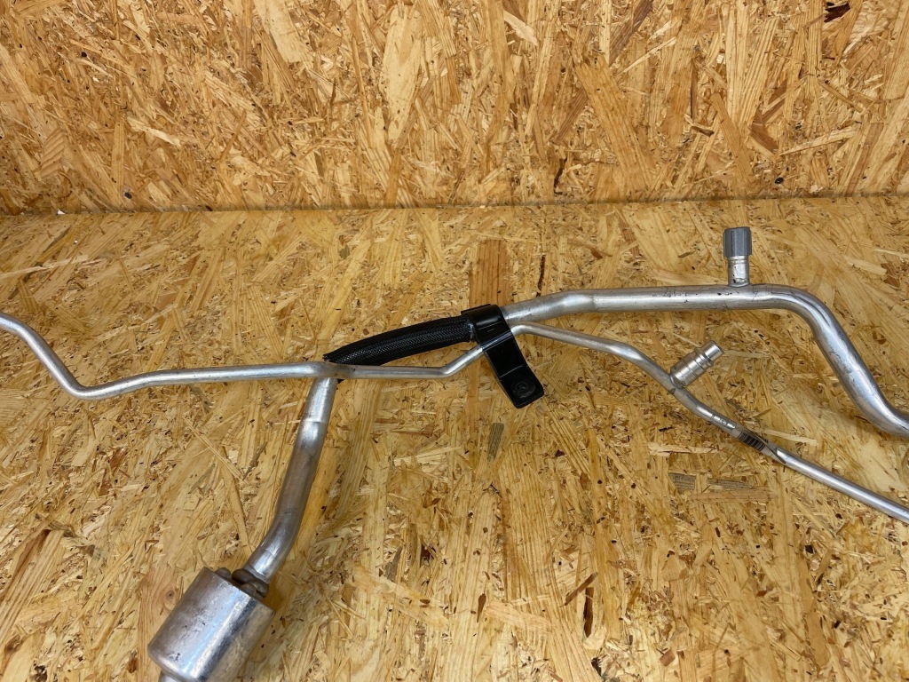 Пабтрубок  трубка шланг кондиционера opel crossland x 93476787 1.2 thp 2017- Оригинал