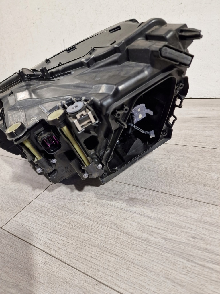 Audi q3 2 83a фара правый  передняя full led с Разборки