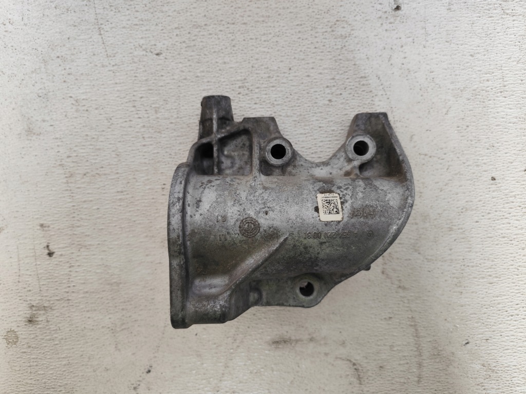 Купить Mercedes c118 опора полуось a6542200031