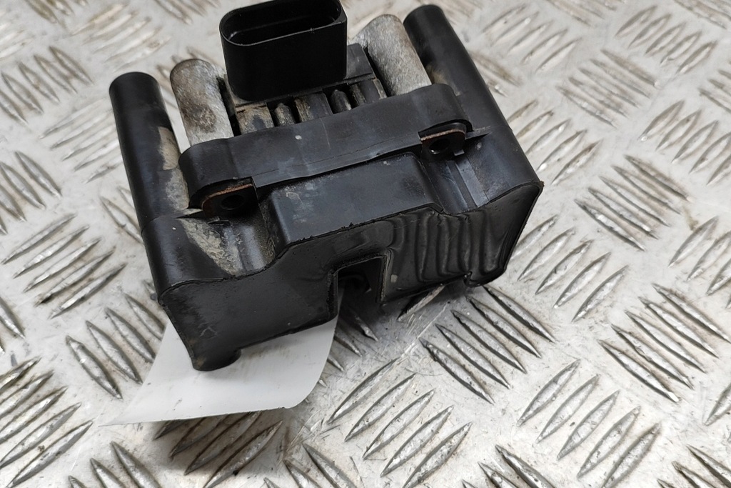 фото №5, Skoda yeti 5l катушка зажигания wysokiego напряжения 032905106e 1.20 бензин 77