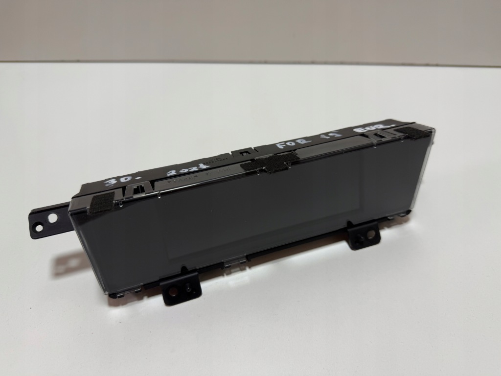 Купить Subaru forester v 19-24 панель дисплей консоли приборная панель