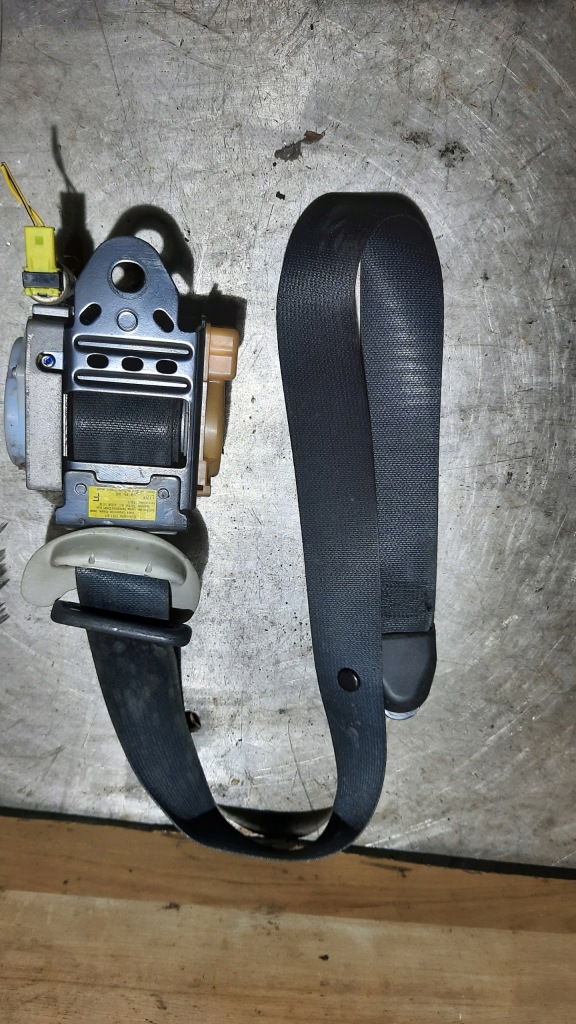 фото №1, Pas передній правий toyota avensis t25 73210-05050