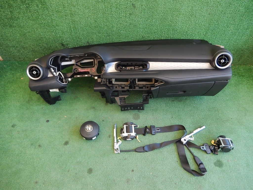 фото №1, Консоль панель приладів подушки безпеки ремені alfa romeo tonale