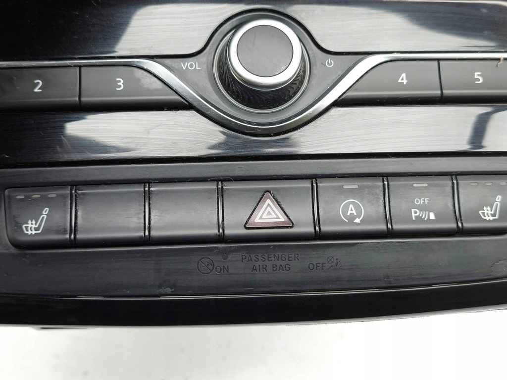 фото №9, Infiniti q30 2016 панелі керування, перемикачі