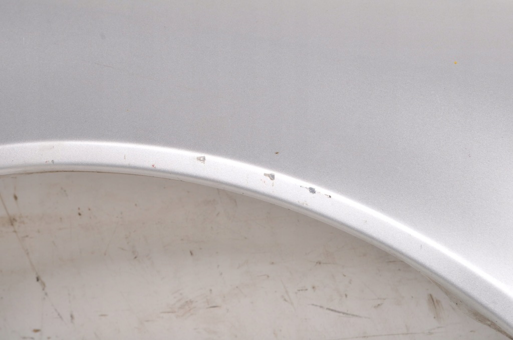 Купити Chrysler 300m крило правий перед передній