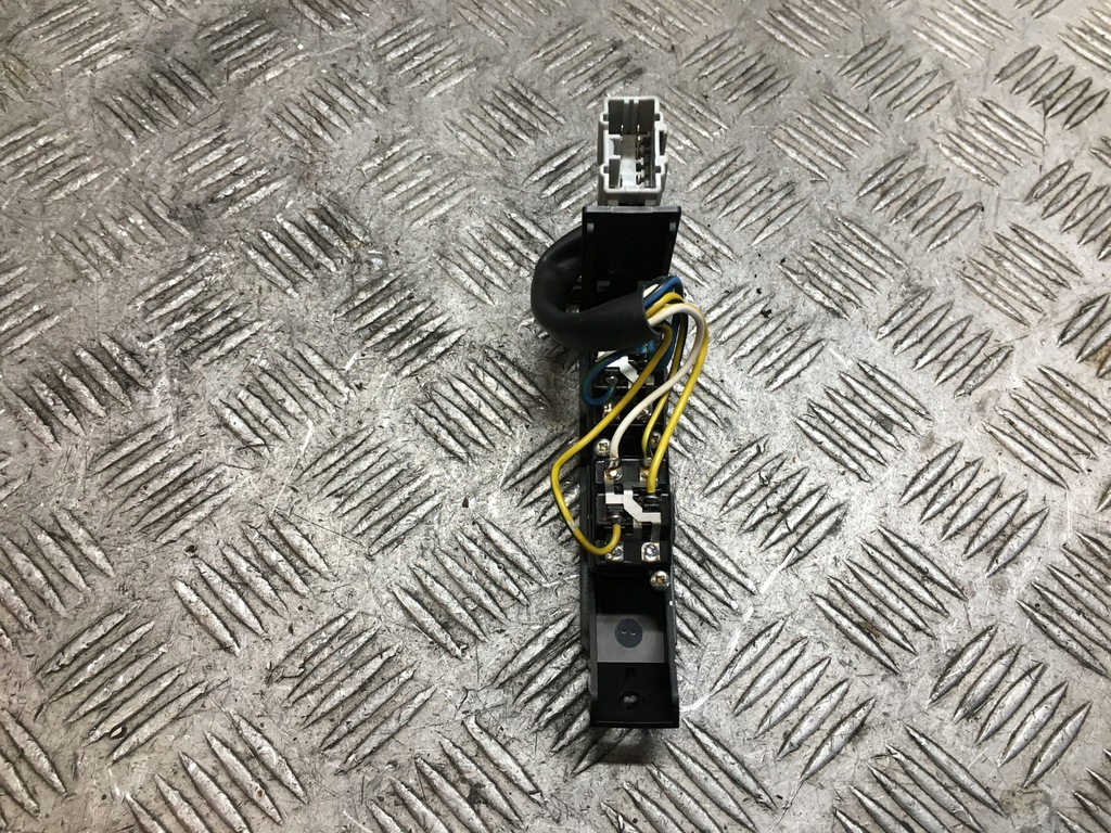 фото №2, Rover 400 кнопка стекло правый перед