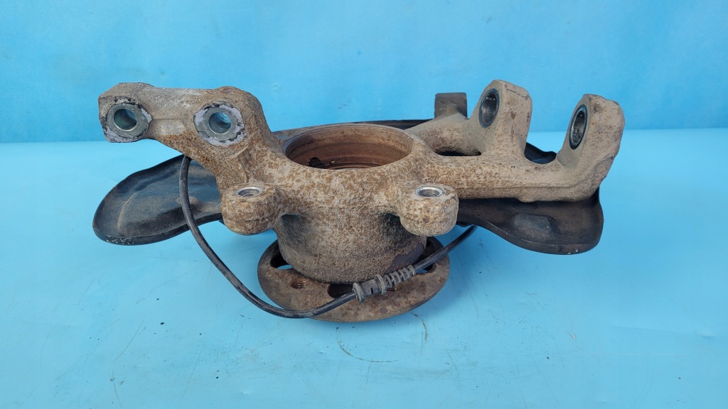 Mercedes w218 cls 350 15r поворотный кулак ступица левая перед защита a2044211120 Киев