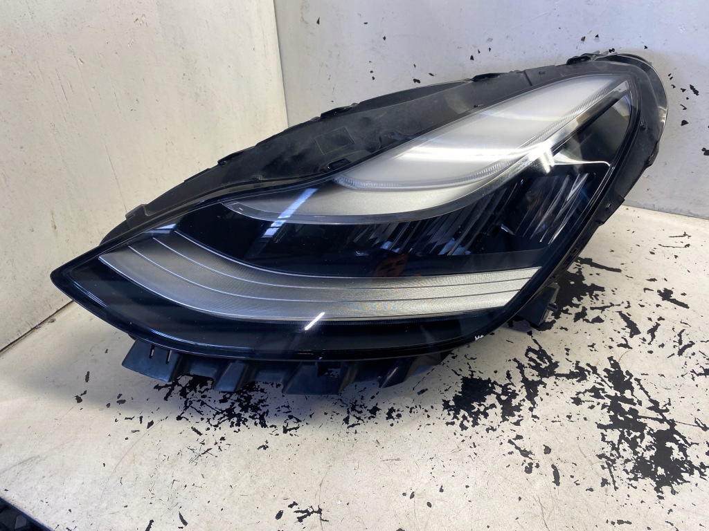 Купити Tesla 3 фара лівий перед full led 1077375-40-b