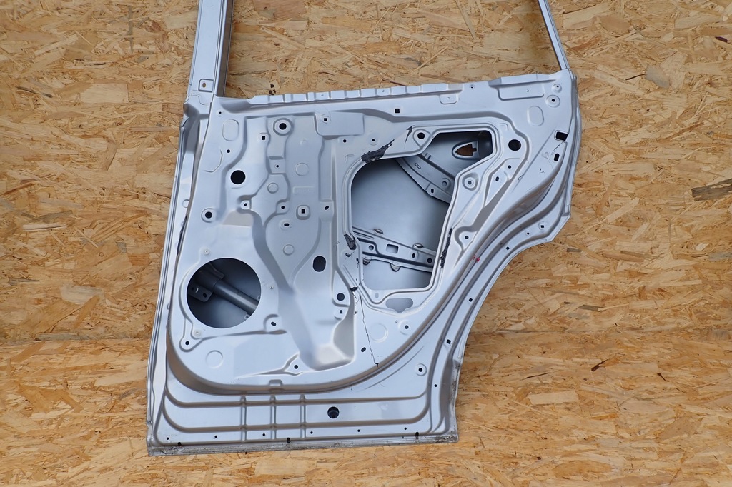 фото №12, Toyota rav4 v 5 задняя правое задние дверь 19-22r