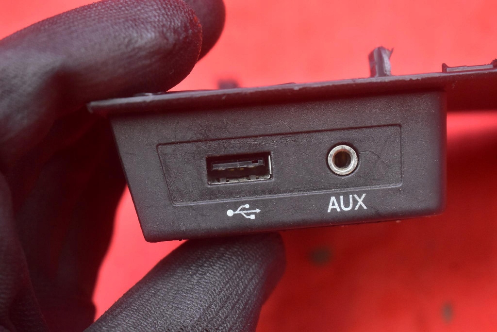 фото №7, Разъём aux usb 5jb857367b skoda rapid 12-17
