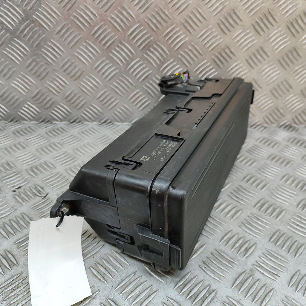 фото №4, Land rover range rover sport l494 2018 рамка / модуль предохранителей