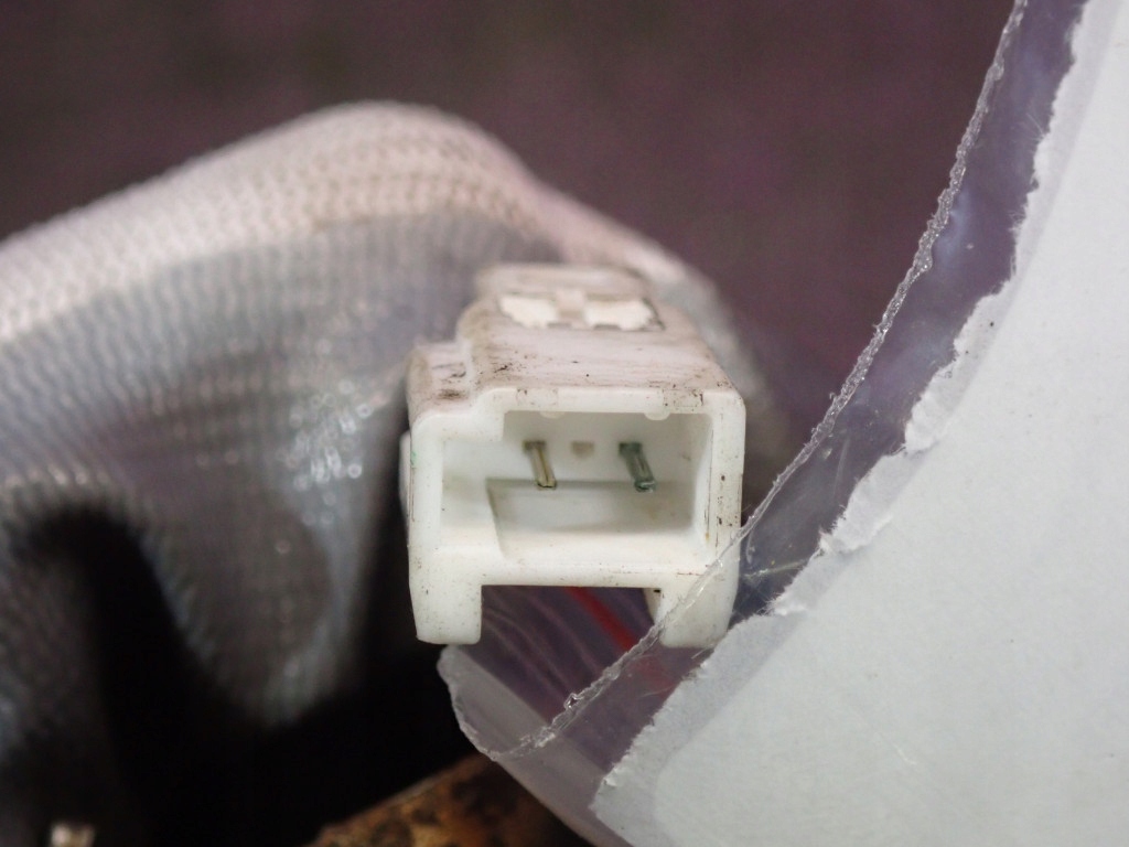 фото №5, Nissan almera tino 00-06 замок кришки багажника 2 pin