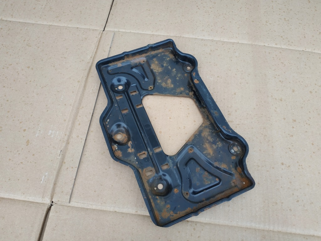 Основание аккумулятор mercedes 124 w124 Недорого