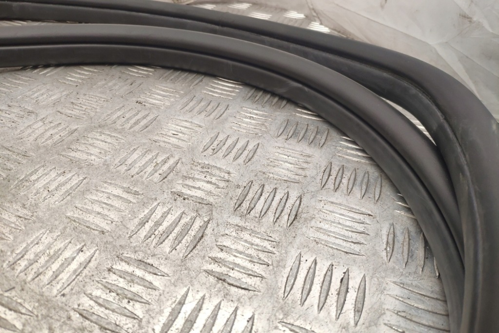 фото №8, Прокладка задних правых дверь bmw 3 f30, f80 7258311 2.0l бензиновый