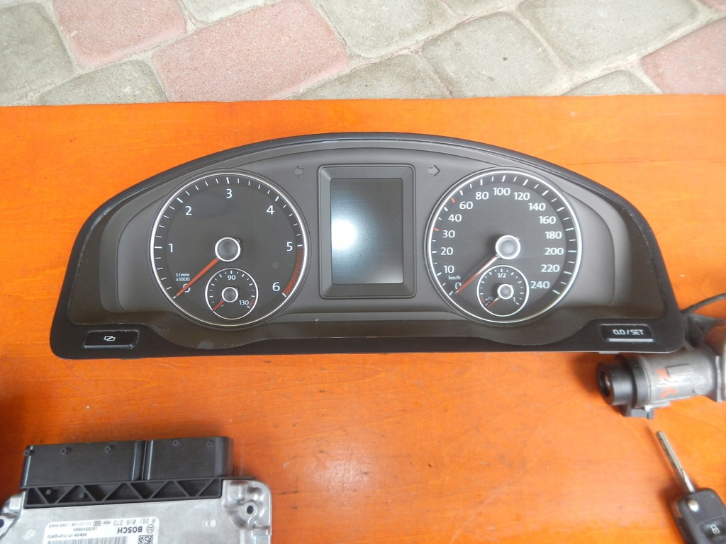 фото №11, Набор стартовый бортовой компьютер vw t5 lift 2.0tdi 10-