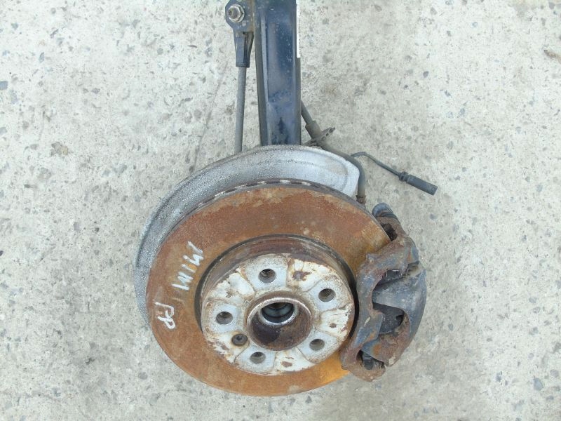 фото №2, Mini cooper f55 амортизационная стойка поворотный кулак правый 1.5d f56