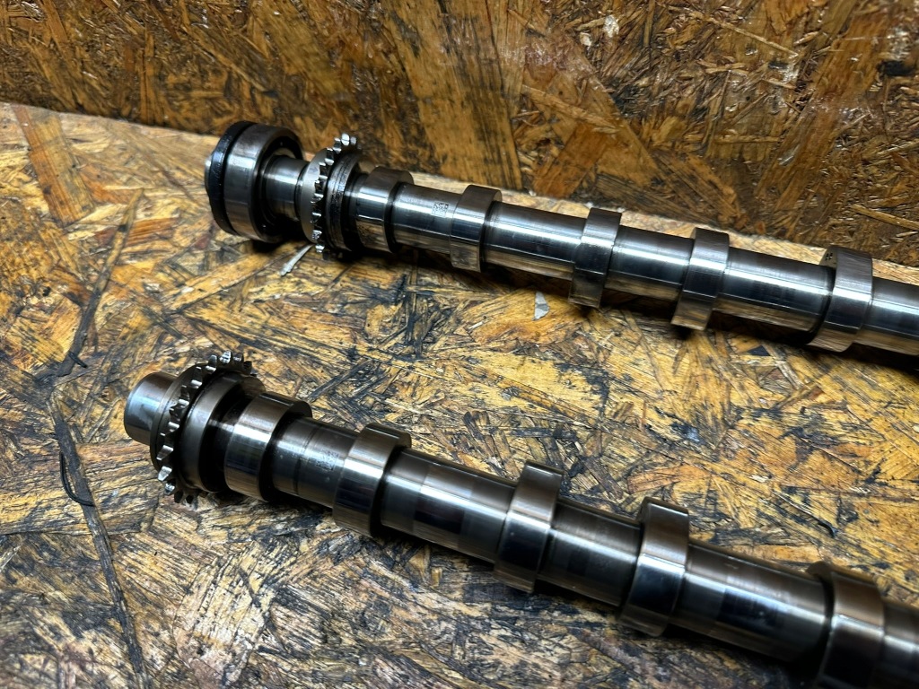 Вал розподільного валу впускний  випускний набір 1.5 blue hdi 9825017880 9825013780 Недорого