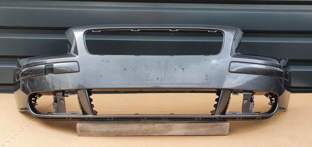 фото №1, Volvo v50 бампер перед оригинал a341