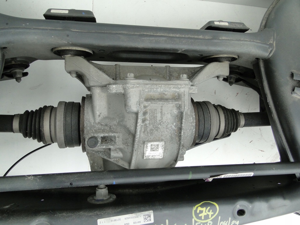 Mercedes дифференциал дифференциал задний мост a2053509723 c 205 c43 amg 4mat 3.066 Недорого