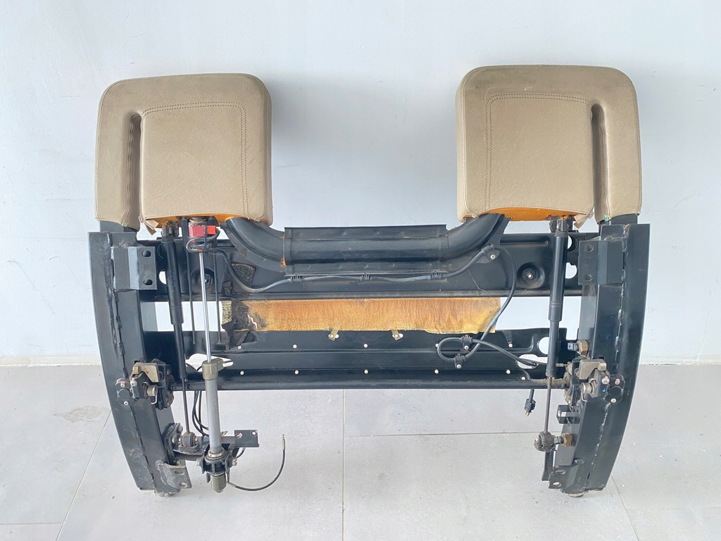 фото №13, Подголовники mercedes w124 cabrio przeciwkapotażowe бежевые 1248601032