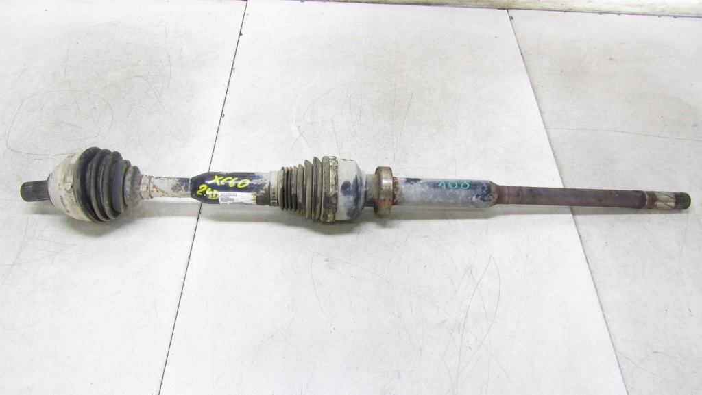Купити Volvo xc60 2.4 привідний вал правий перед 31272542 08-13