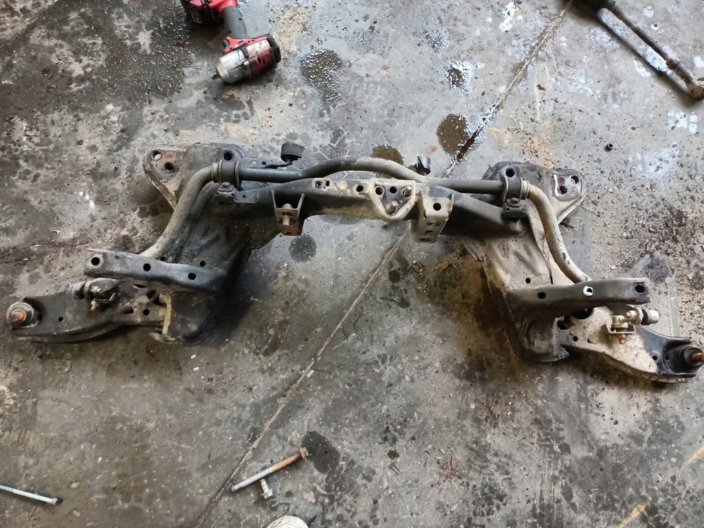 фото №5, Подрамник подвеска перед mazda 626 v 2.0b