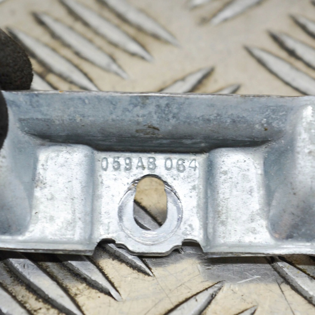 фото №6, Maserati quattroporte 2014 кронштейн акумулятор