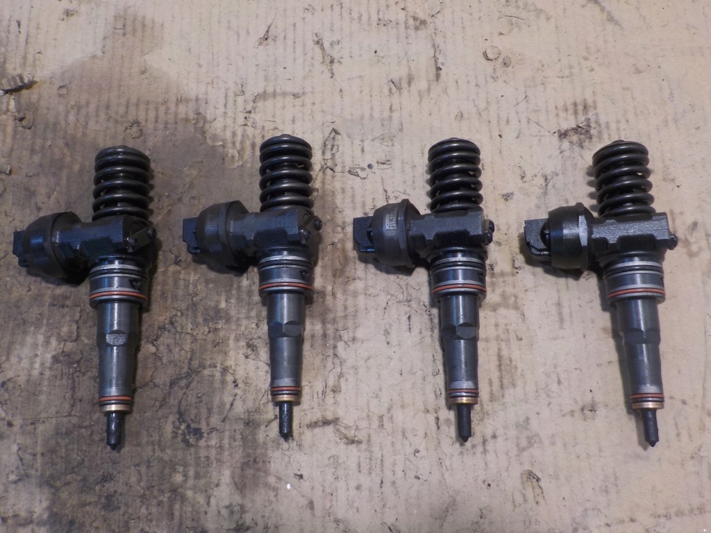Купити Інжектор, passat 1.9 130 b5 0414720037