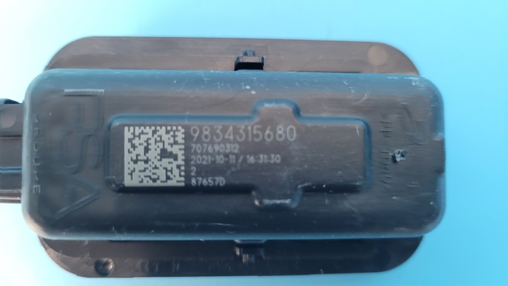 фото №10, Peugeot 308 iii p5 21r лампа освещение кабины левая задняя 9834315680