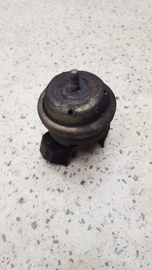 фото №1, Кронштейн подушка двигателя peugeot 306 2.0 8v