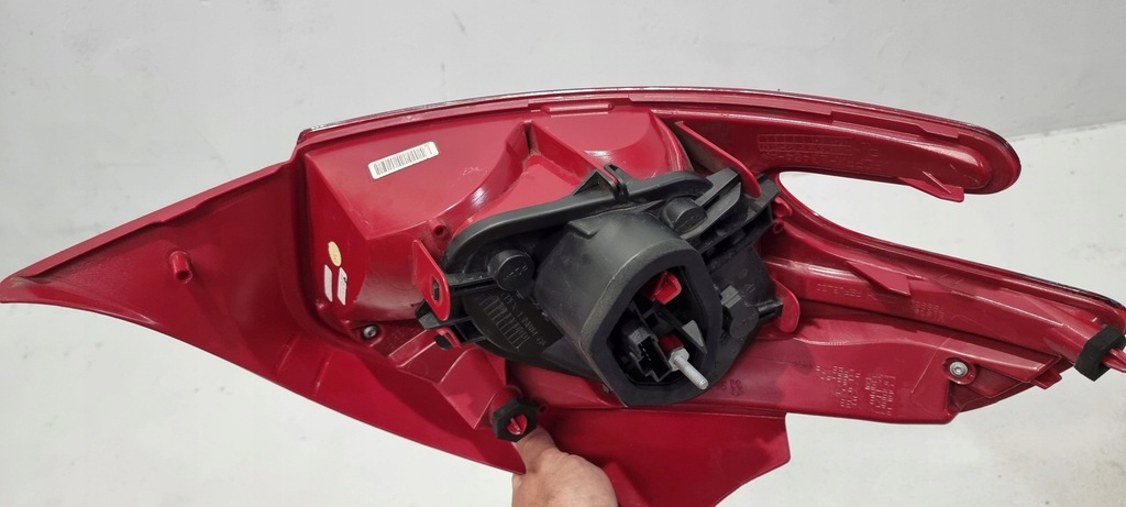 фото №10, Лампа правий задня задня peugeot 208 i 12-15