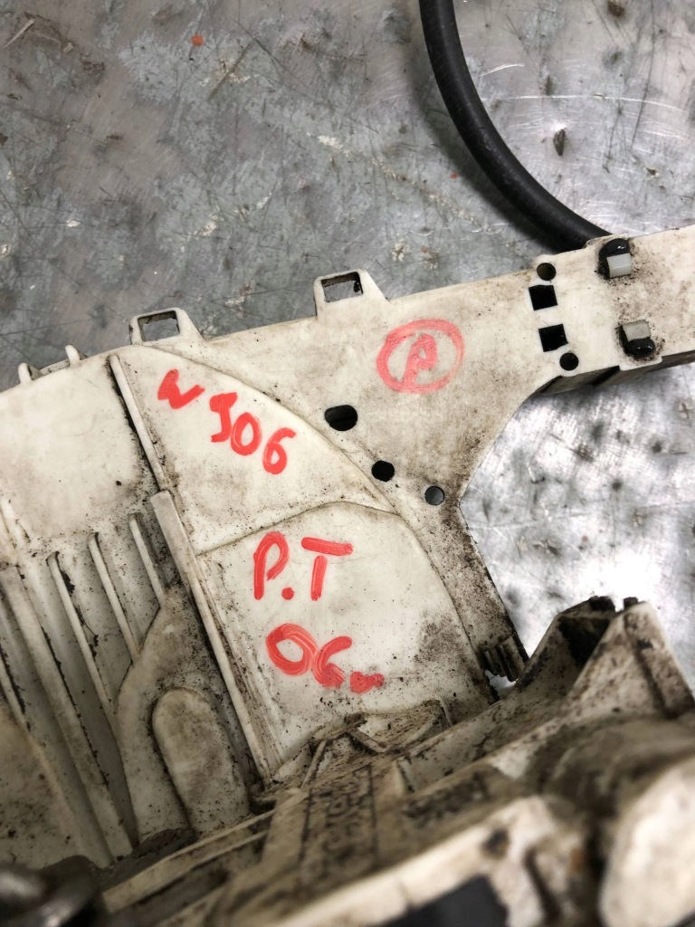 Замок дверь правый задний  mercedes w906 a9067400735 с Разборки