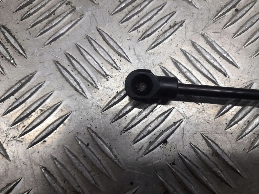 фото №7, Audi a8 s8 d4 4h 2015 з задній амортизатор кришки задній багажника