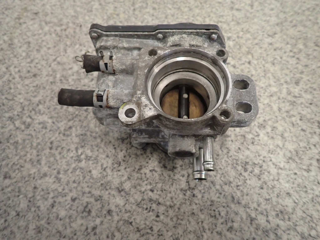 фото №5, Toyota yaris ii 1.0 benz 06- дроссельная заслонка