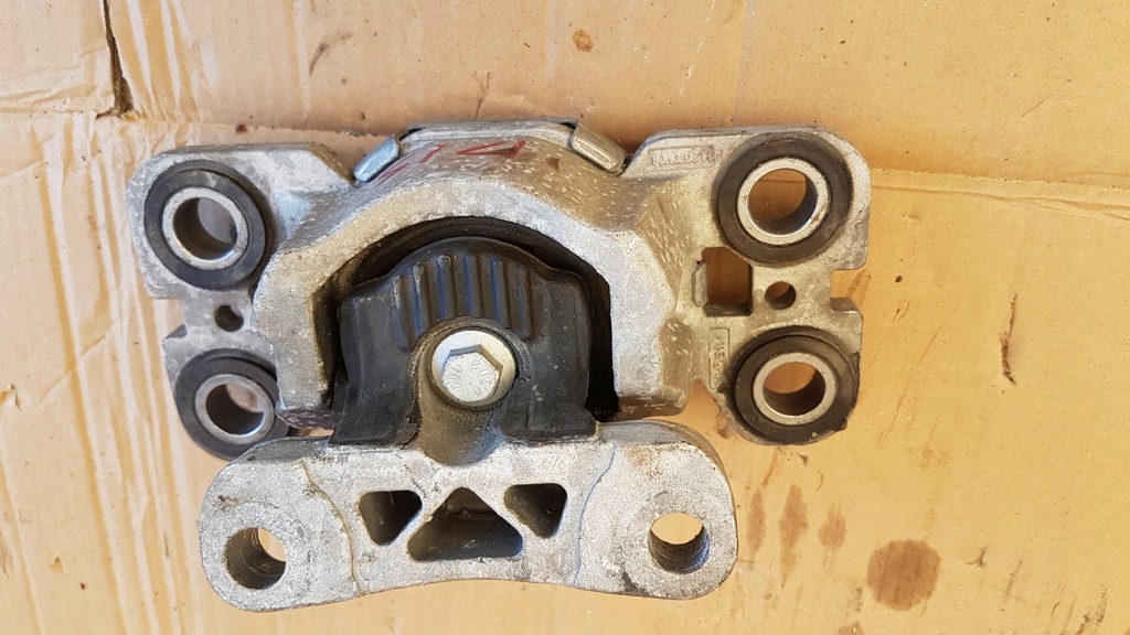 фото №2, Discovery l550 подушка двигуна