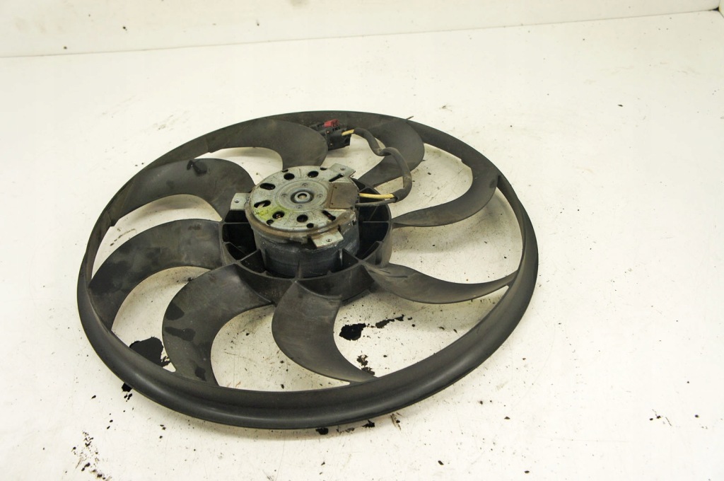 Rs323 ford kuga mk2 2 2.0d вентилятор вентилятора радиатора Недорого