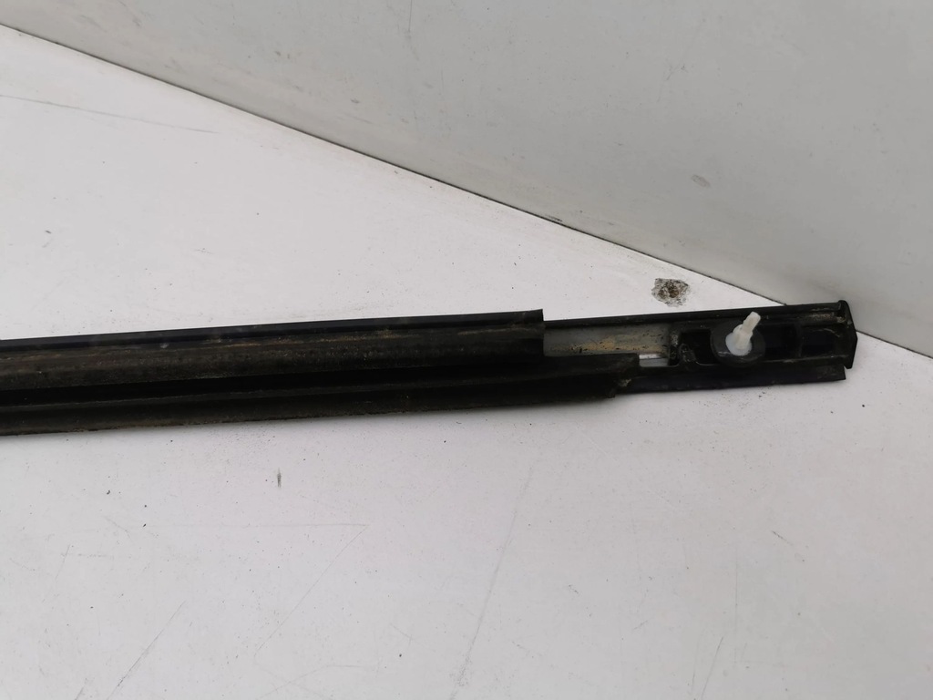 фото №9, Chrysler grand voyager v 2011 молдинг скло двері розсувних