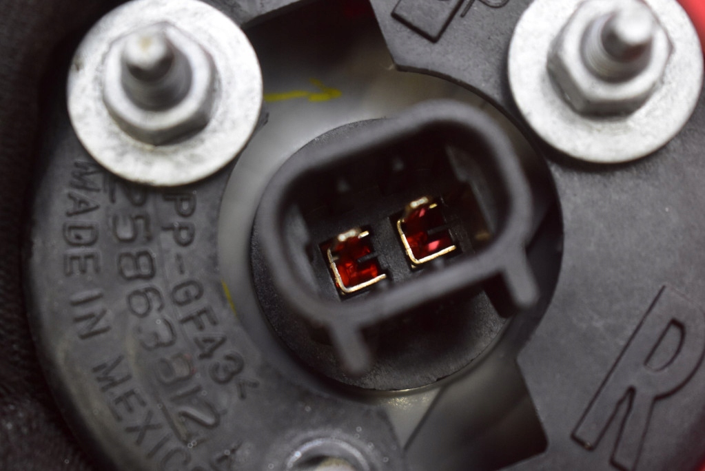 фото №7, Лампа правая задняя задняя нижняя 25863812 chevrolet hhr 1 i 05-11