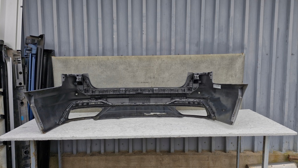 Audi a4 b9 s line lift kombi бампер задній задній 8w9807511s хром Недорого